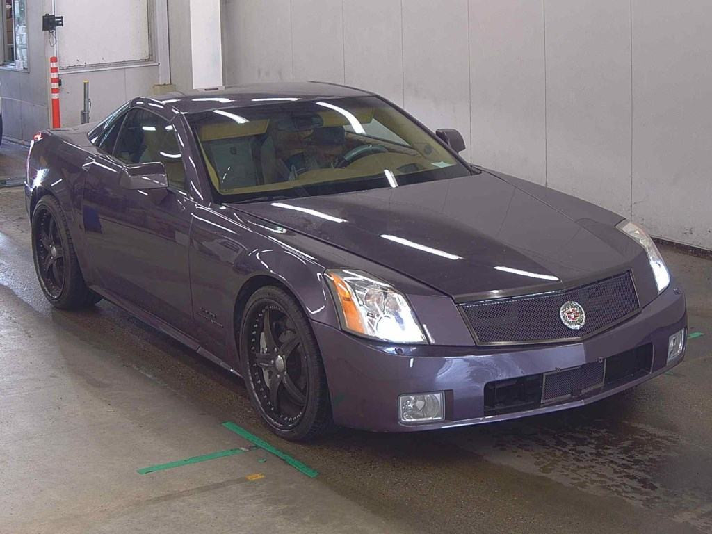 Cadillac XLR 2004 z aukcji japońskiej