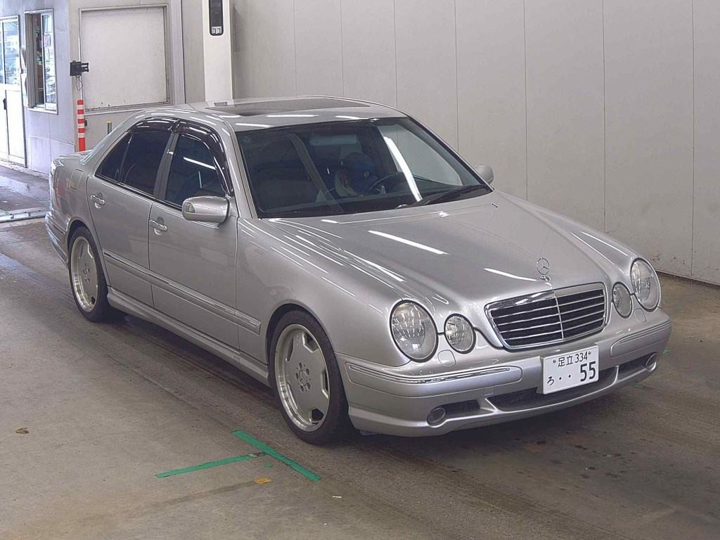 AMG E-Class 2001 z aukcji japońskiej