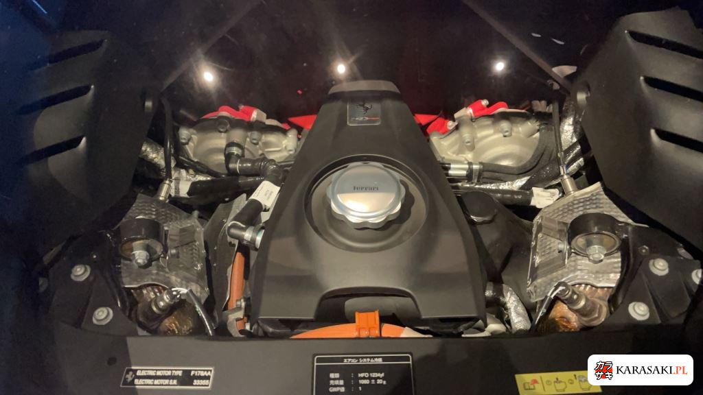 2022 Ferrari SF90 Spider 4WD 7