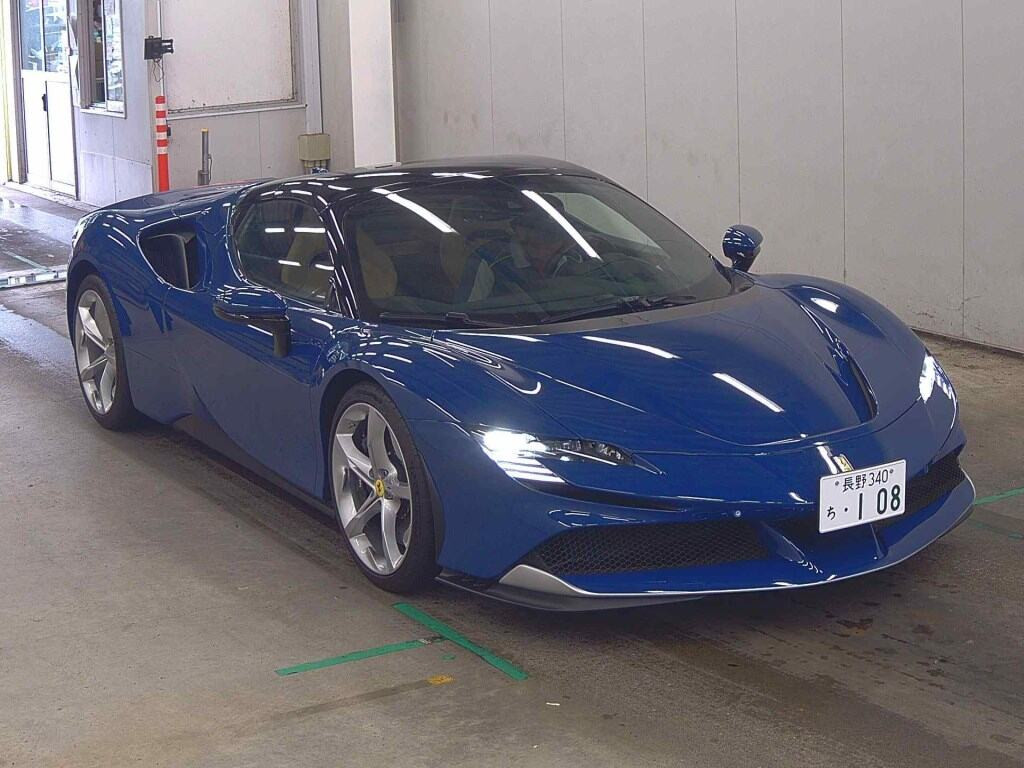 Ferrari SF90 Spider 2022 z aukcji japońskiej