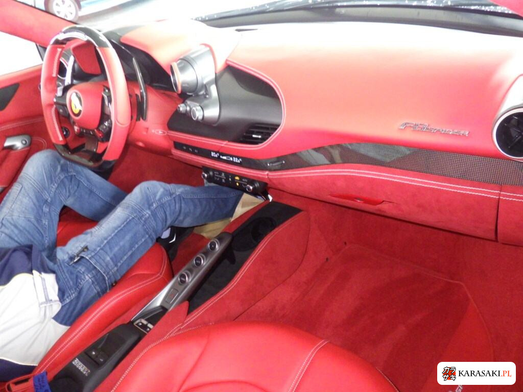 2022 Ferrari F8 Spider 5