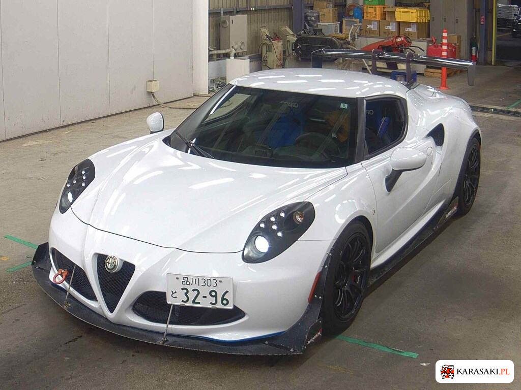2015 Alfa Romeo 4C 3