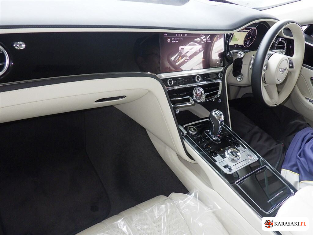 Bentley Flying Spur 2022 z aukcji japońskiej