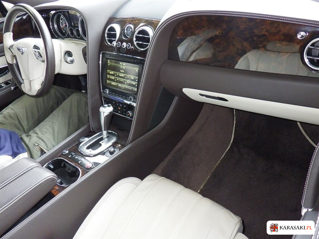 Bentley Flying Spur 2015 z aukcji japońskiej