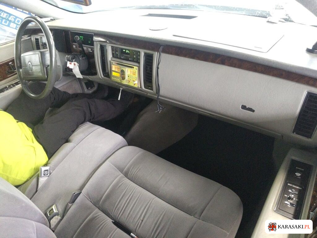1993 Cadillac Fleetwood 4D Base Grade 5