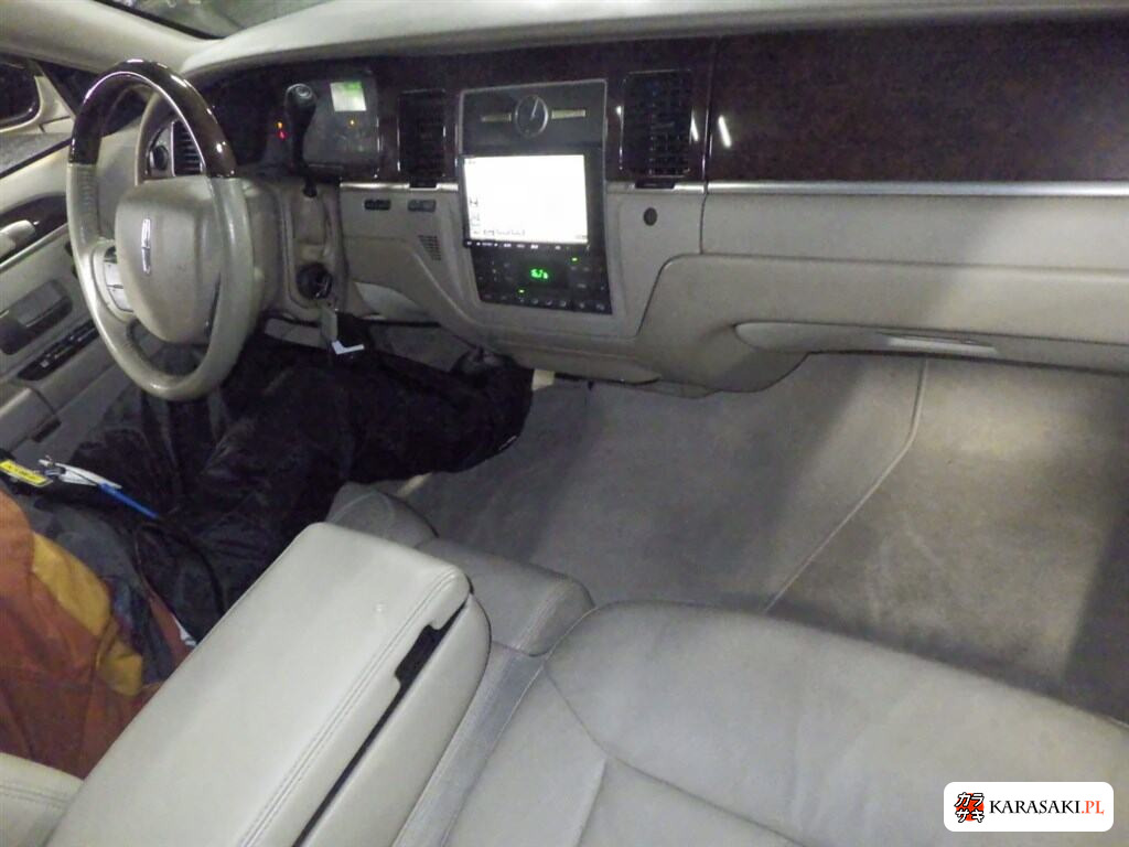 2009 Lincoln Towncar 5