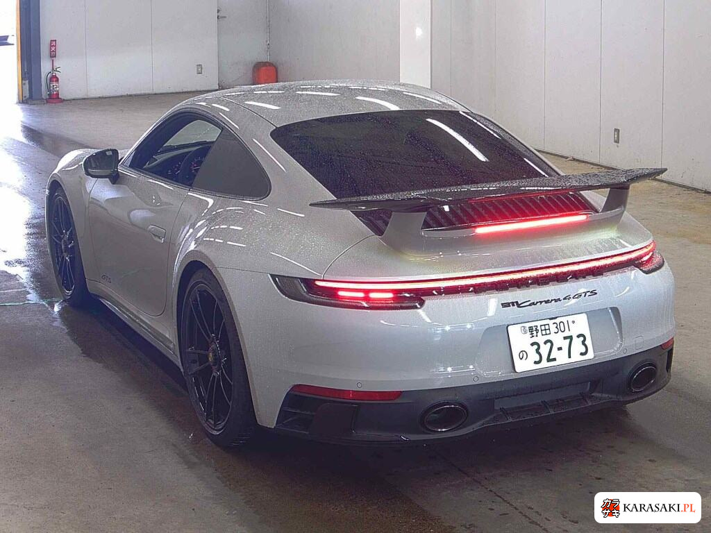 Porsche 911 2023 z aukcji japońskiej