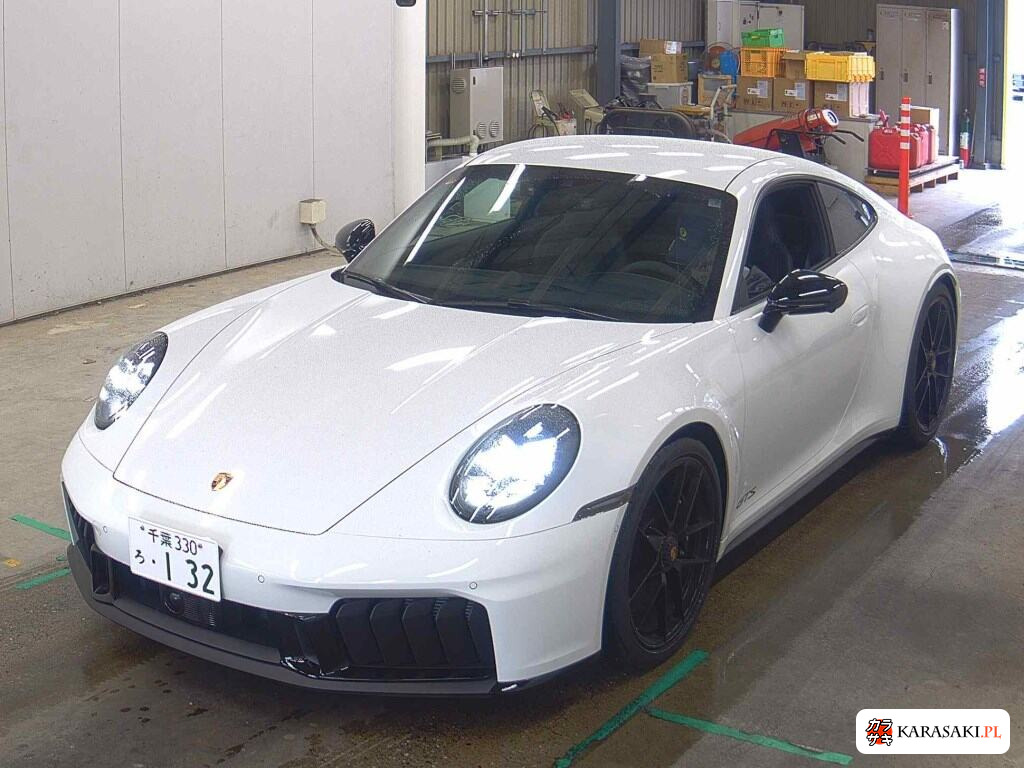 2025 Porsche 911 CP Carrera GTS 3