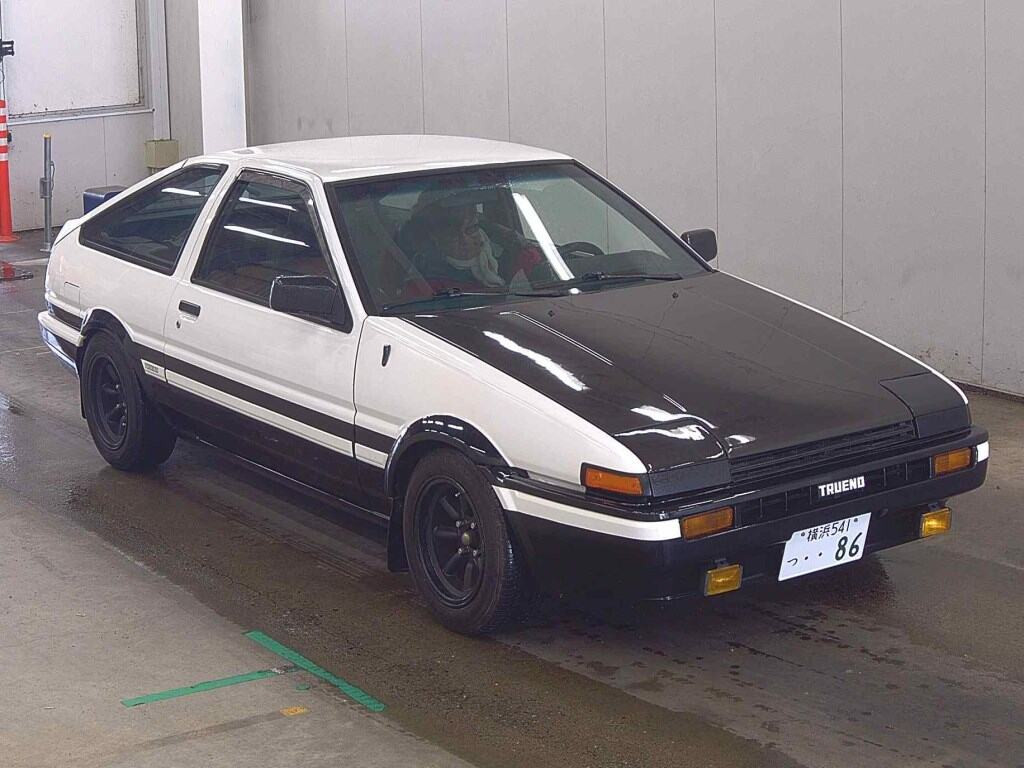 America Toyota 2022 z aukcji japońskiej