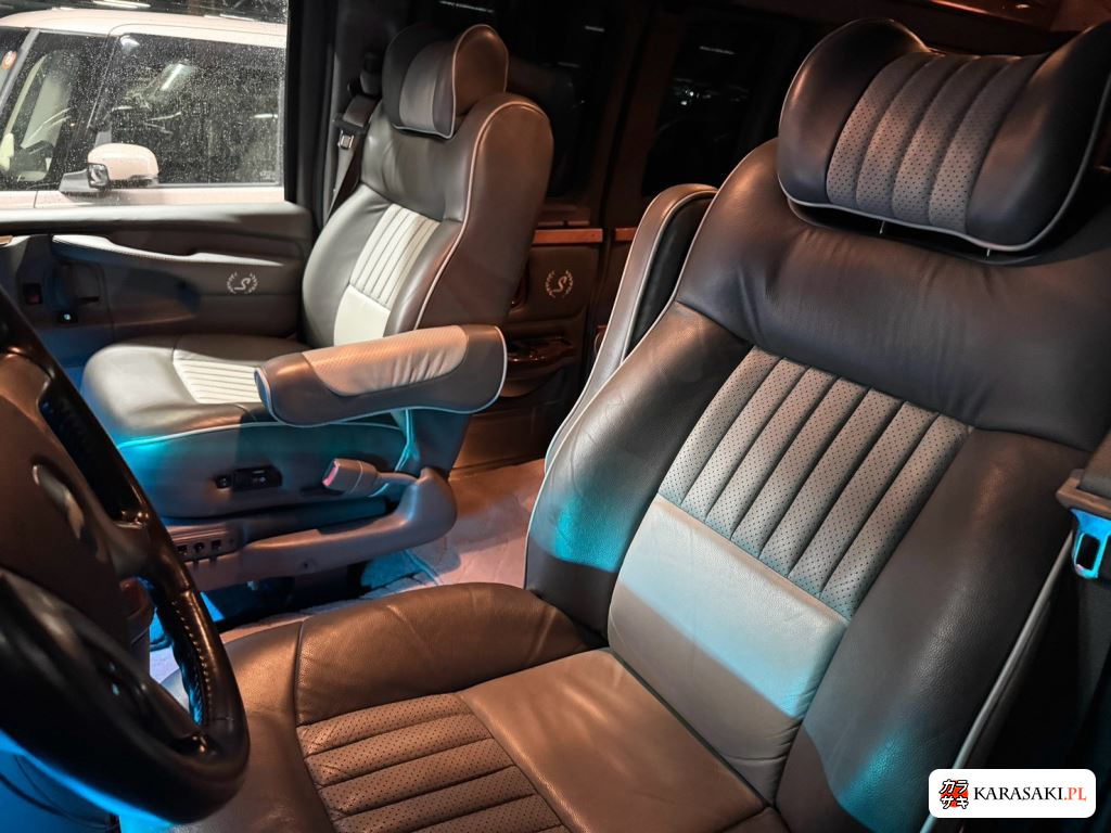 2008 Chevrolet Express 4WD 11