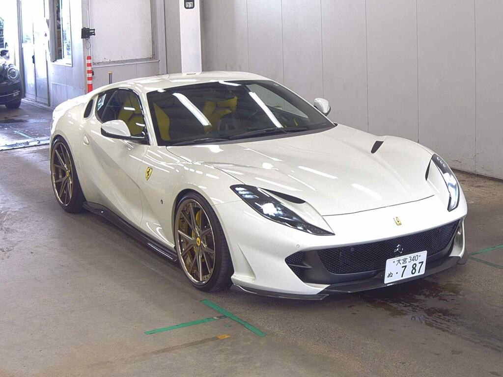 Ferrari 812SUPERFAST 2018 z aukcji japońskiej