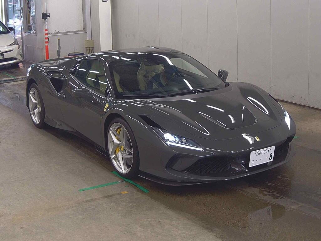 Ferrari F8 Spider 2022 z aukcji japońskiej