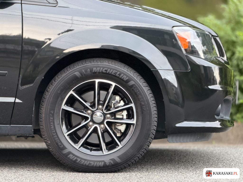 2017 Dodge Grand Caravan 8