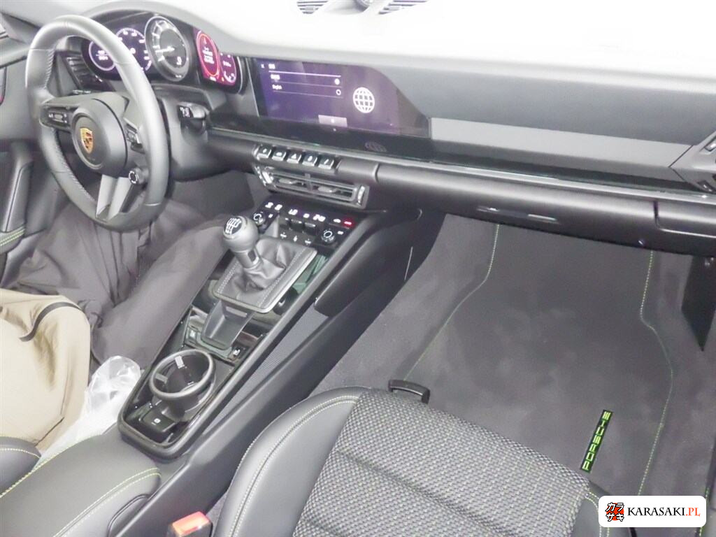 Porsche 911 2023 z aukcji japońskiej