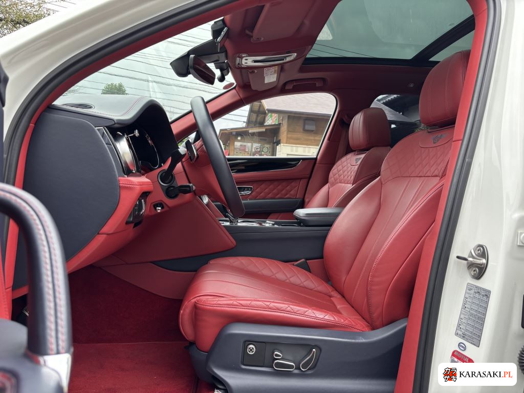Bentley Bentayga 2017 z aukcji japońskiej
