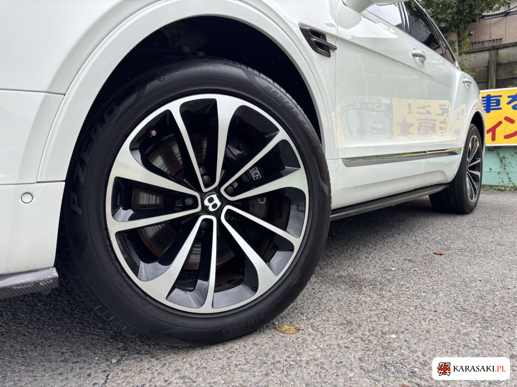 Bentley Bentayga 2017 z aukcji japońskiej