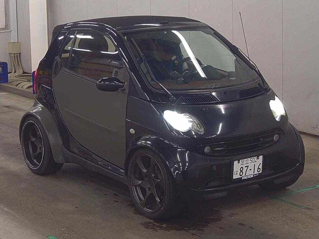 MCC Smart Cabrio 2003 z aukcji japońskiej