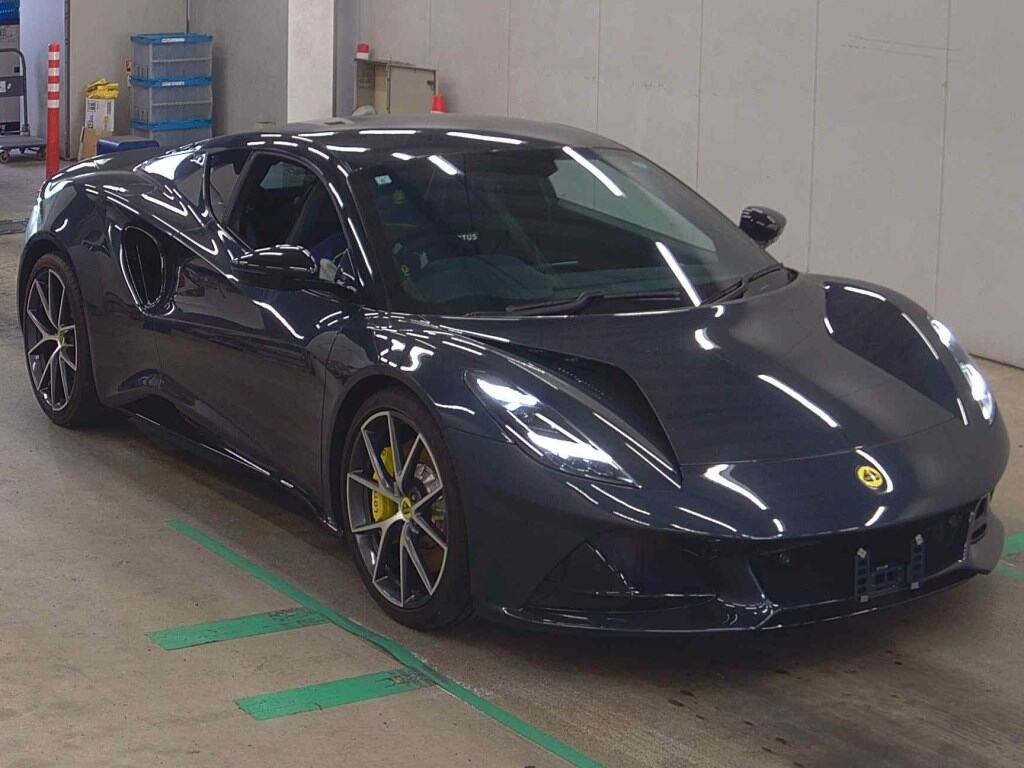 Lotus Emira 2023 z aukcji japońskiej
