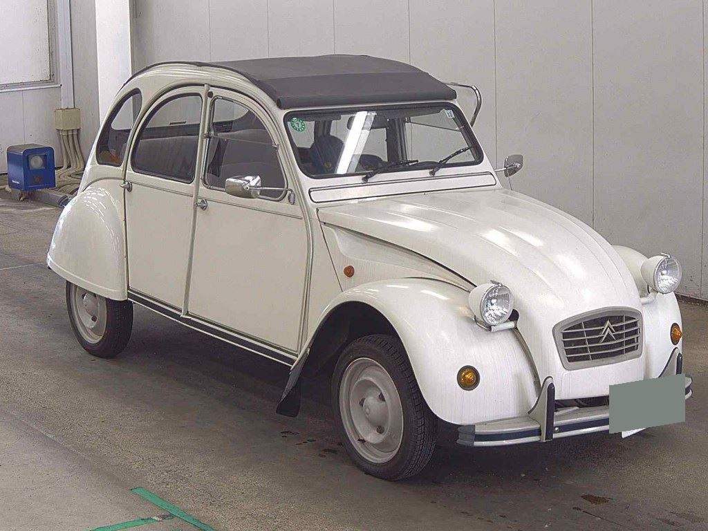 Citroen 2CV6 1988 z aukcji japońskiej