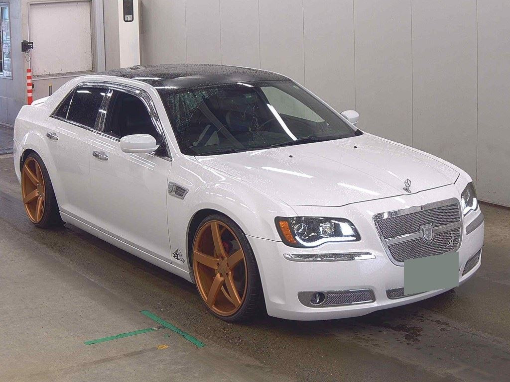 Chrysler 300 2013 z aukcji japońskiej
