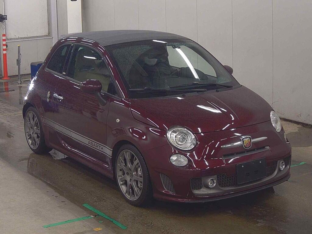 Abarth 695 Edizione Maserati 2013 z aukcji japońskiej