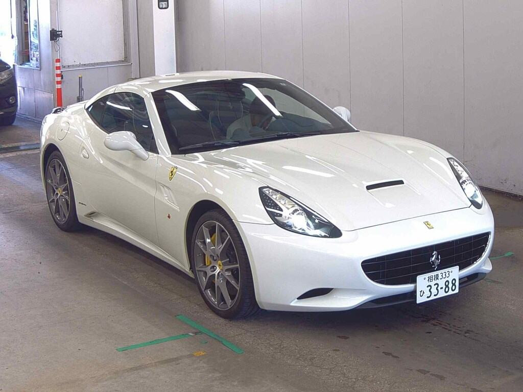 Ferrari California 2010 z aukcji japońskiej