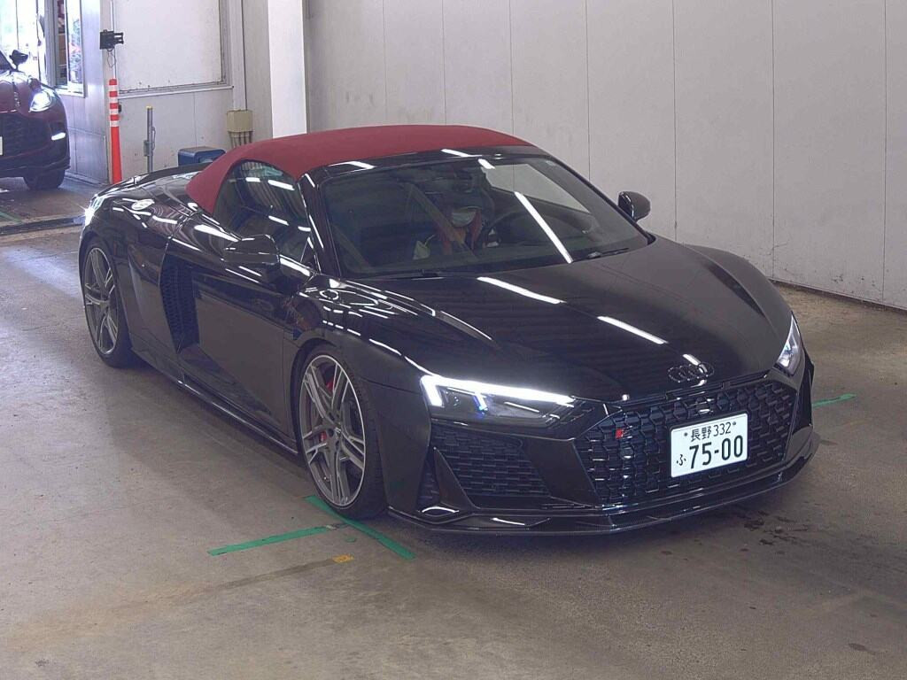 Audi R8 Spyder 2021 z aukcji japońskiej