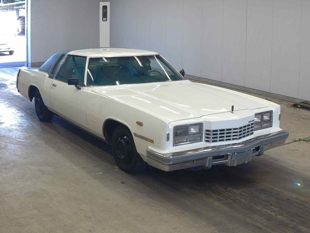 Oldsmobile Toronado 1977 z aukcji japońskiej