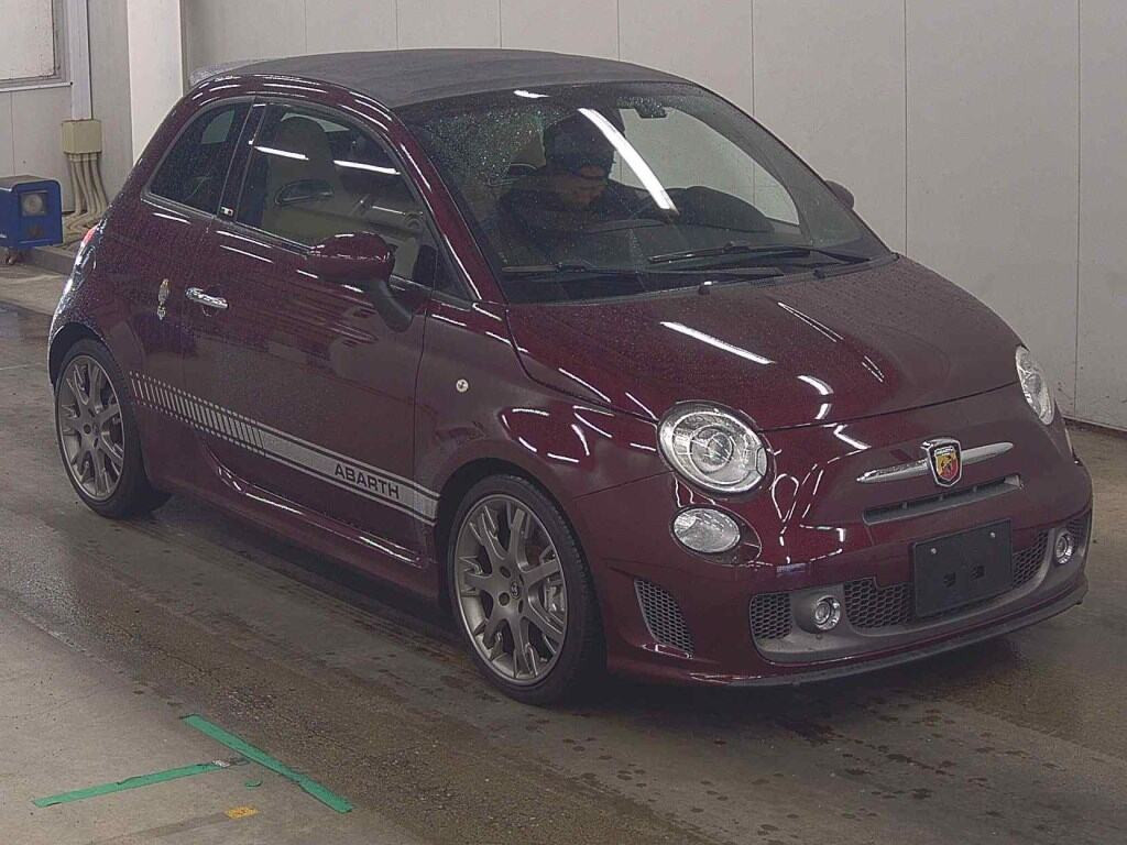 Abarth 695 Edizione Maserati 2013 z aukcji japońskiej