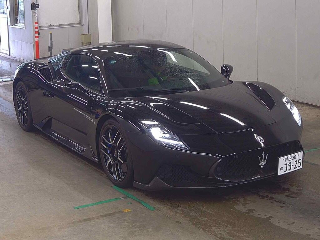 Maserati MC20 2022 z aukcji japońskiej