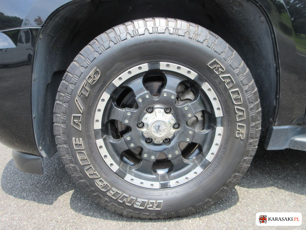 2009 Chevrolet Avalanche 4D 13