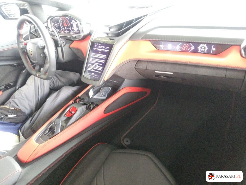 2024 Lamborghini Revuelto 4WD Base Graed 5
