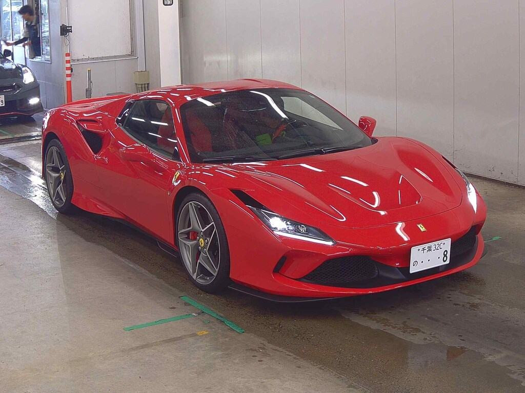 Ferrari F8 Spider 2022 z aukcji japońskiej