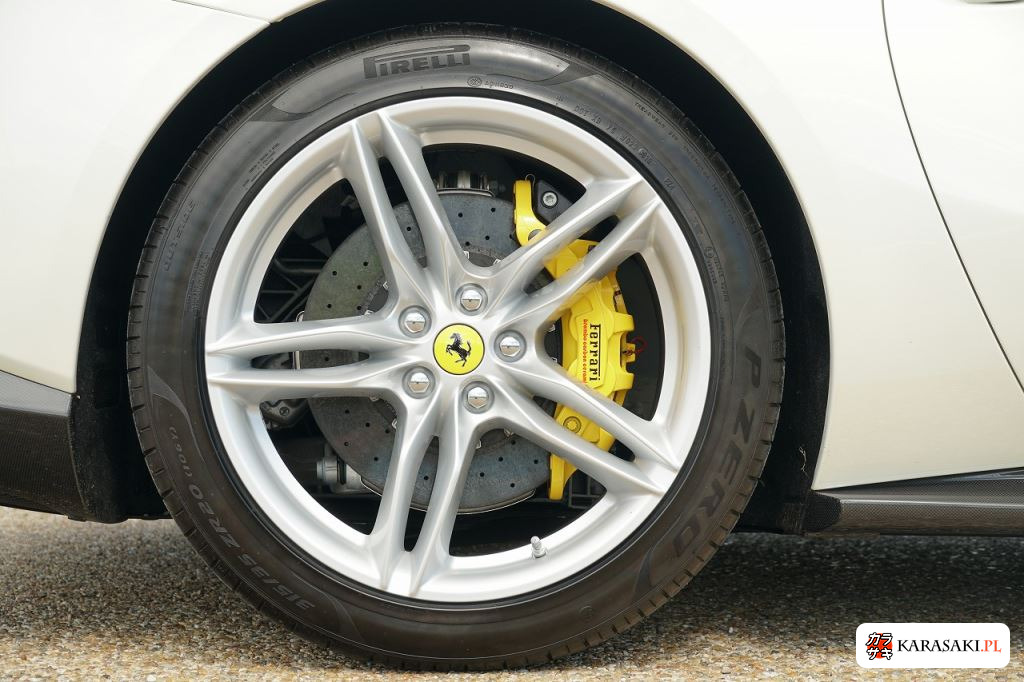 2019 Ferrari 812SUPERFAST Superfast 13
