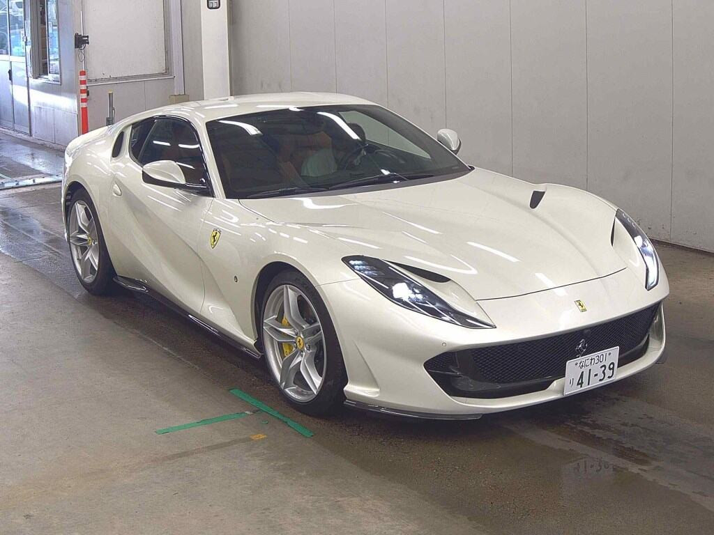 Ferrari 812SUPERFAST 2019 z aukcji japońskiej