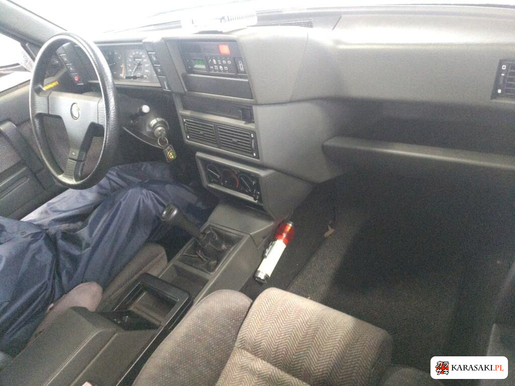 1990 Alfa Romeo Alfa 75 Twin Spark 5