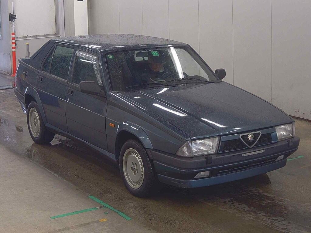 Alfa Romeo Alfa 75 1990 z aukcji japońskiej