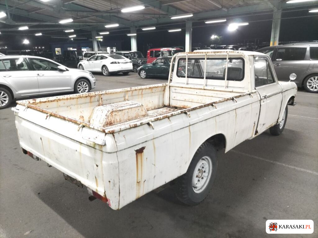 1970 Nissan Datsun 2D 4