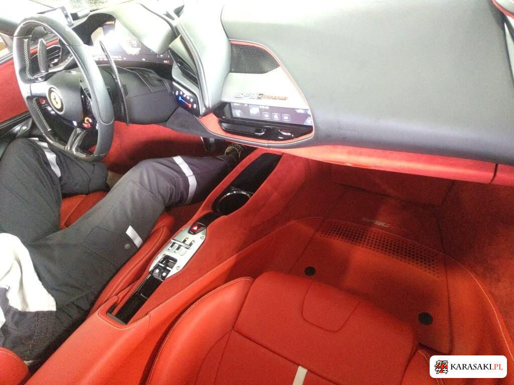 2023 Ferrari SF90 Stradale 4WD Base Grade 5