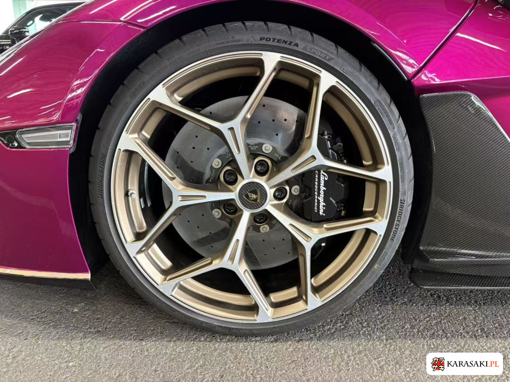 2026 Lamborghini Revuelto 4WD Base Graed 13
