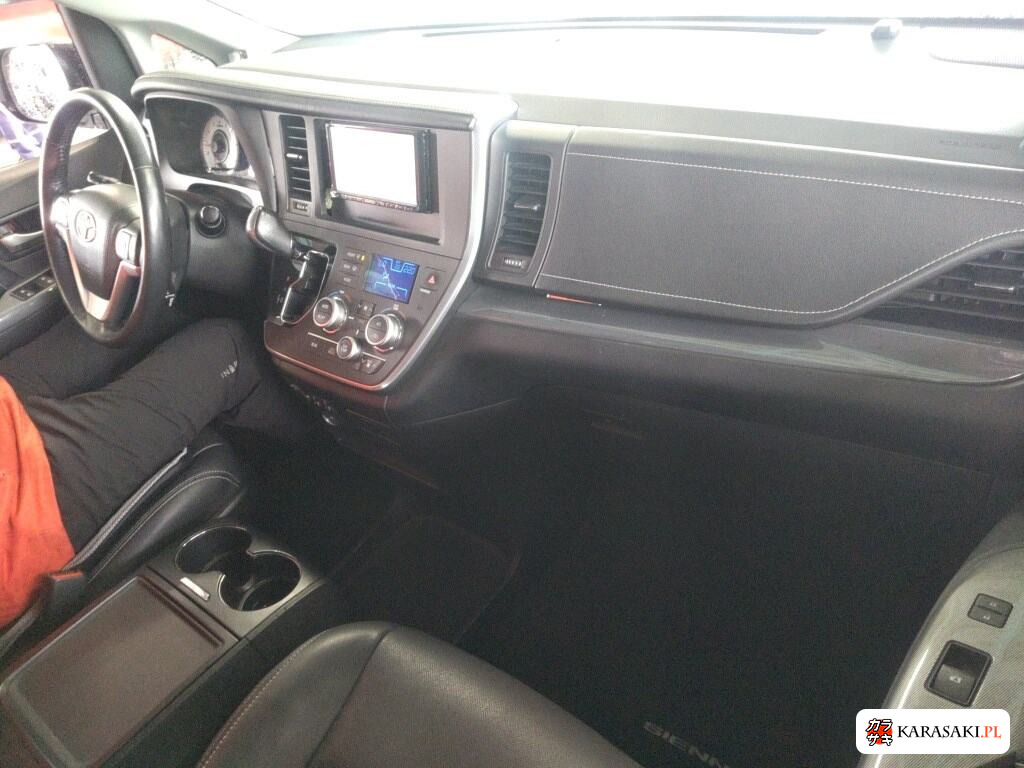 2015 America Toyota Sienna 5