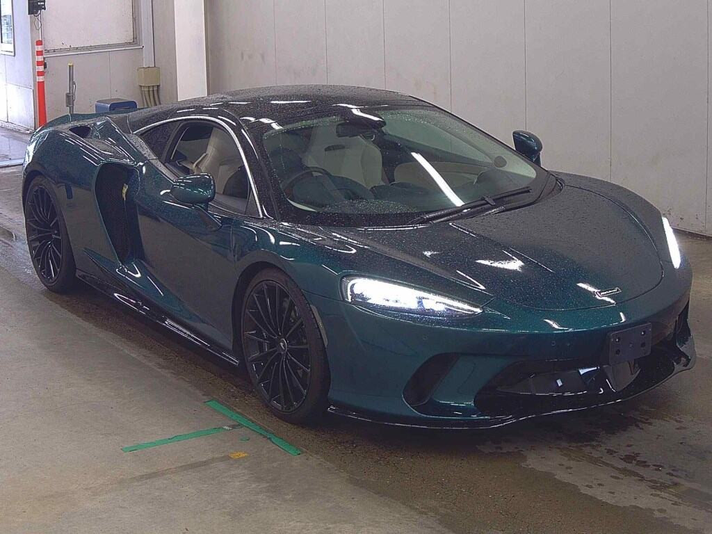 McLaren GT 2023 z aukcji japońskiej