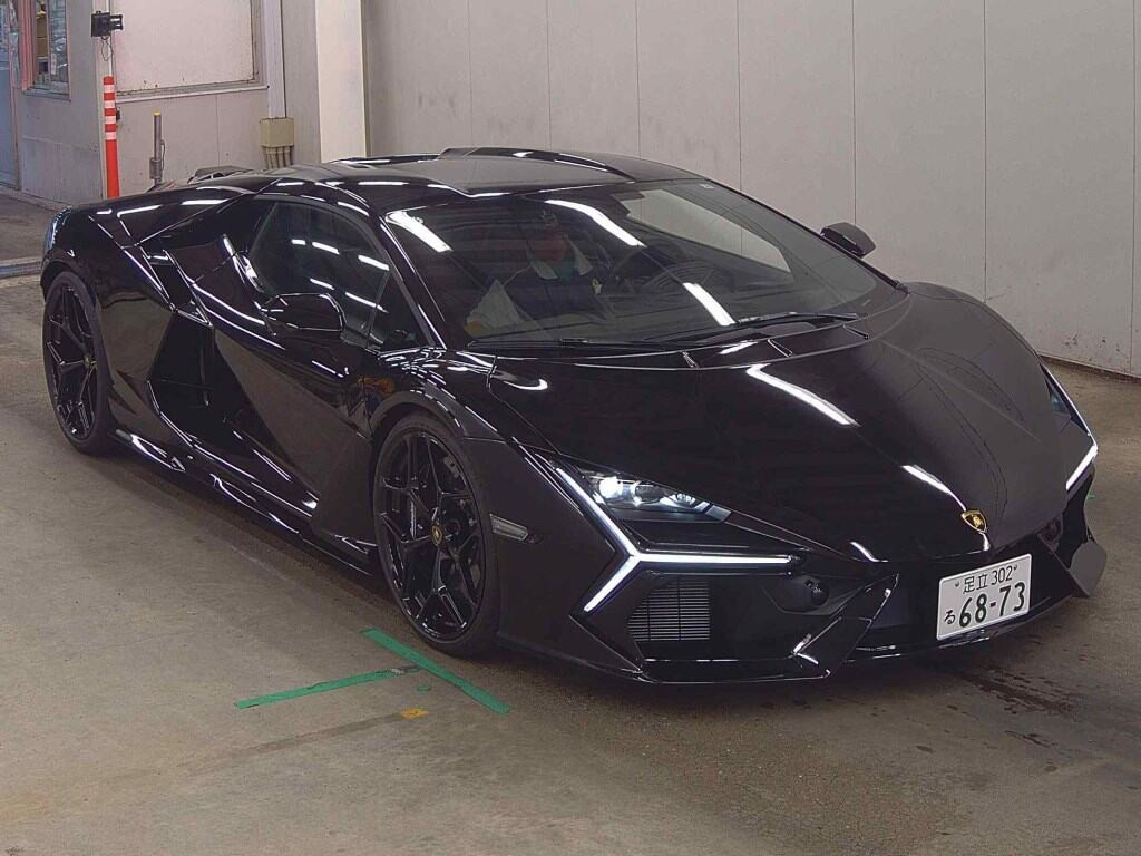 Lamborghini Revuelto 2025 z aukcji japońskiej
