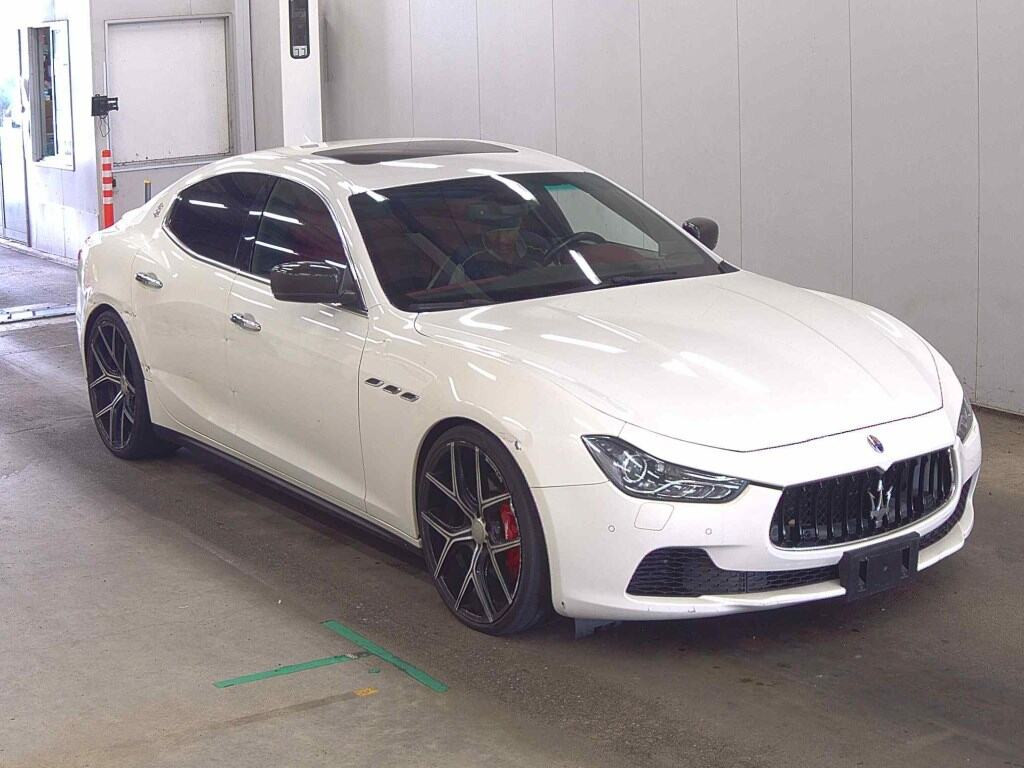 Maserati Ghibli 2014 z aukcji japońskiej