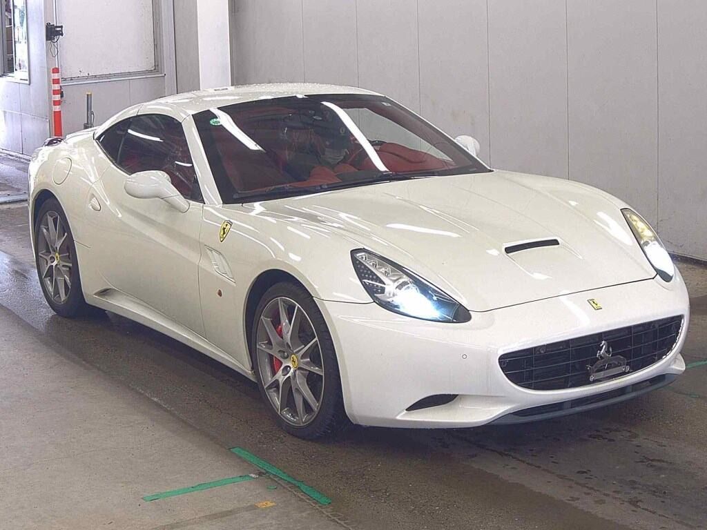 Ferrari California 2017 z aukcji japońskiej