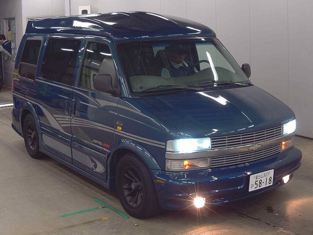 Chevrolet Astro 2005 z aukcji japońskiej