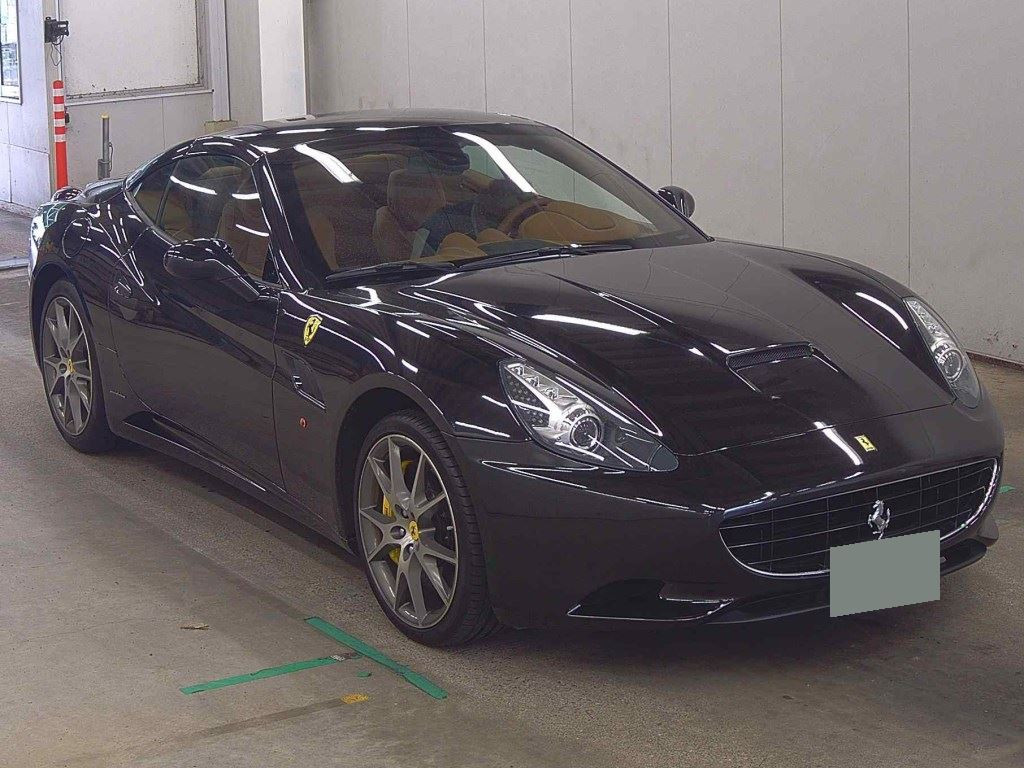 Ferrari California 2010 z aukcji japońskiej