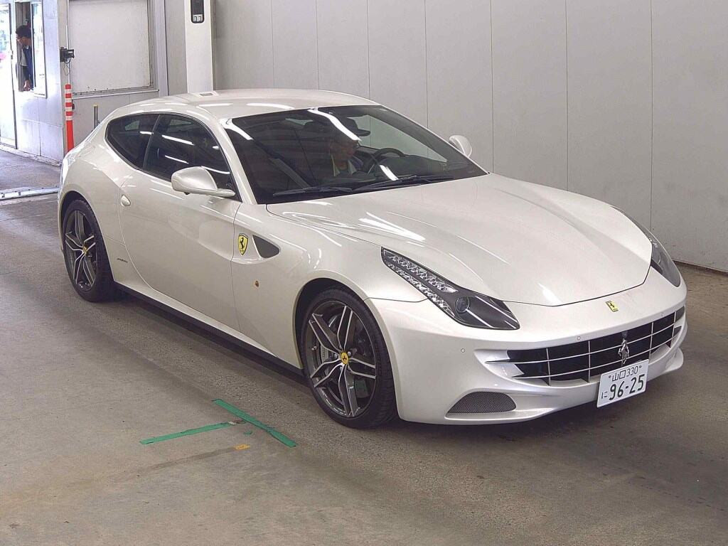 Ferrari FF 2012 z aukcji japońskiej