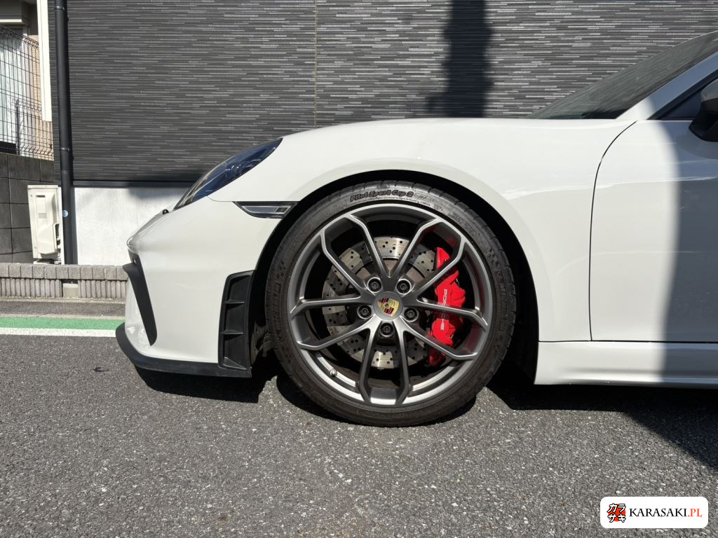 2021 Porsche 718 Spyder 10