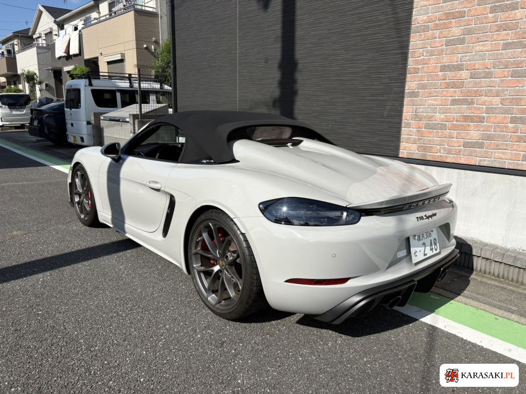 2021 Porsche 718 Spyder 8